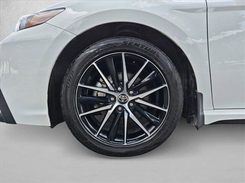 Used 2022 Toyota Camry SE FWD image 22