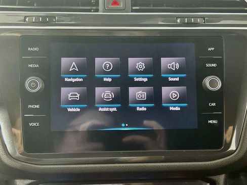 Certified 2022 Volkswagen Tiguan SE R-Line AWD/4WD image 14