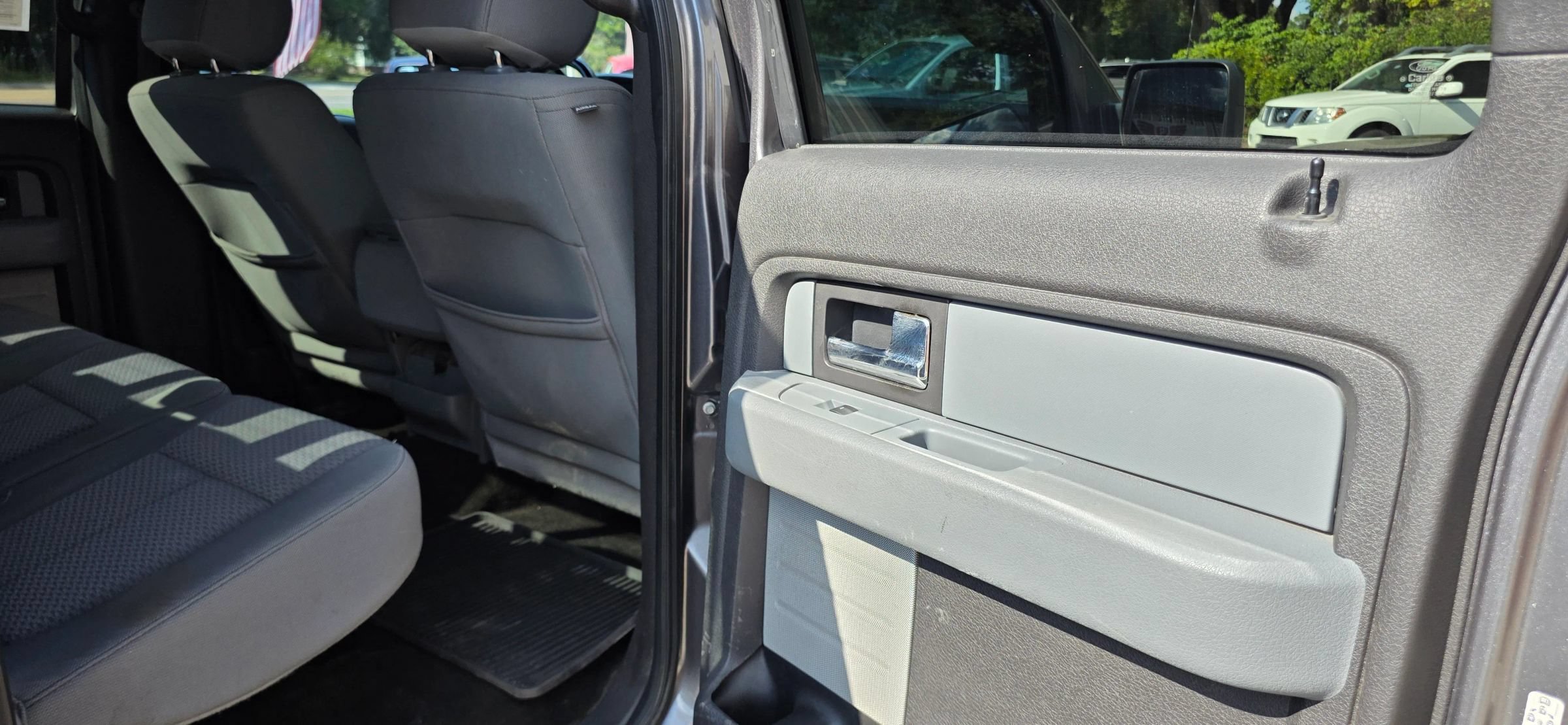 Used 2013 Ford F150 XLT w/ Luxury Equipment Group RWD image 16