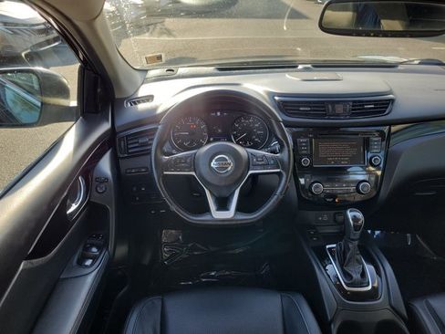 Used 2022 Nissan Rogue Sport SL w/ Premium Package FWD image 12