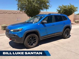 Used 2019 Jeep Cherokee Trailhawk w/ Cold Weather Group AWD/4WD video 1