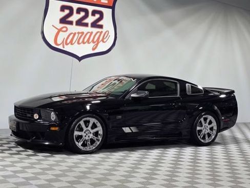 Used 2005 Ford Mustang GT Premium RWD image 3