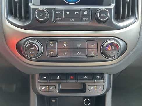 Used 2018 Chevrolet Colorado Z71 AWD/4WD image 29