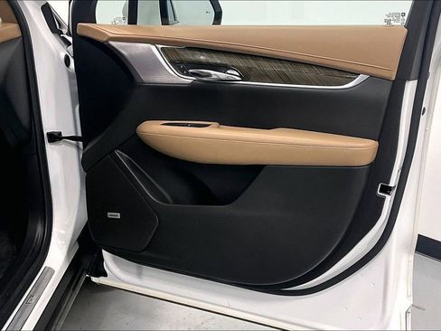 Used 2021 Cadillac XT6 Sport w/ Platinum Package AWD/4WD image 19