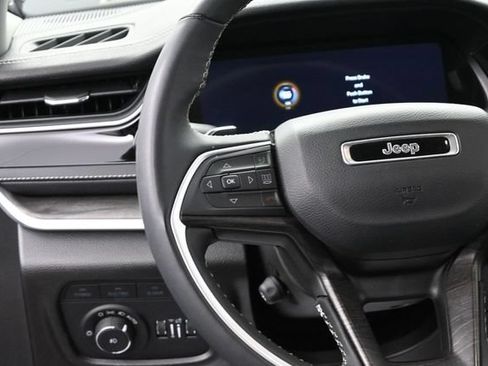 Used 2023 Jeep Grand Cherokee 4WD 4xe w/ Luxury Tech Group II image 29