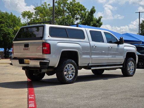 Used 2019 GMC Sierra 2500 Denali w/ Duramax Plus Package AWD/4WD image 3