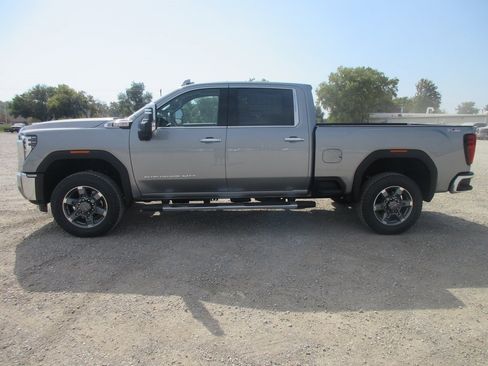 New 2026 GMC Sierra 2500 SLT w/ SLT Premium Package image 10