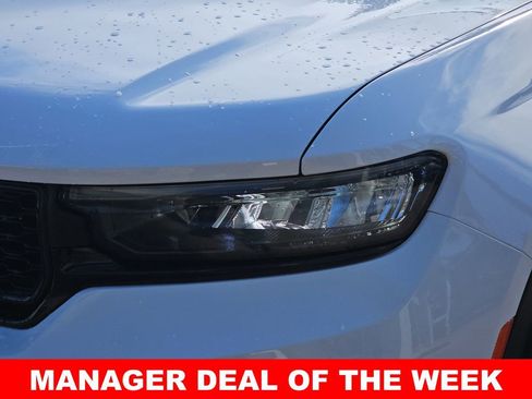 Used 2023 Jeep Grand Cherokee Limited w/ Luxury Tech Group II image 34