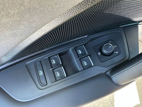 New 2026 Volkswagen Tiguan SE R-Line AWD/4WD image 11