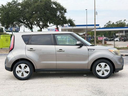 Used 2016 Kia Soul FWD image 6