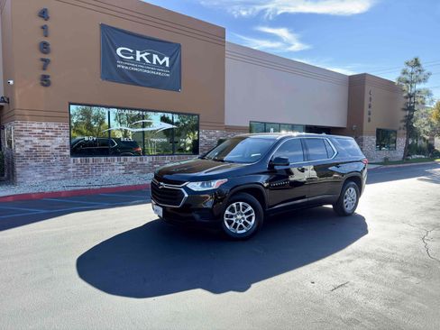 Used 2018 Chevrolet Traverse LS image 2