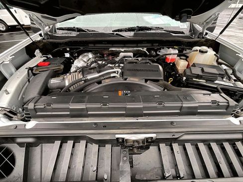 Used 2024 Chevrolet Silverado 2500 LT image 9