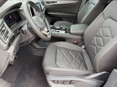 New 2026 Volkswagen Atlas Cross Sport SE FWD image 15