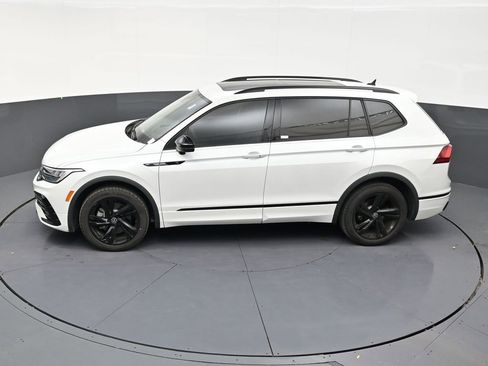 Used 2024 Volkswagen Tiguan SE R-Line FWD image 18