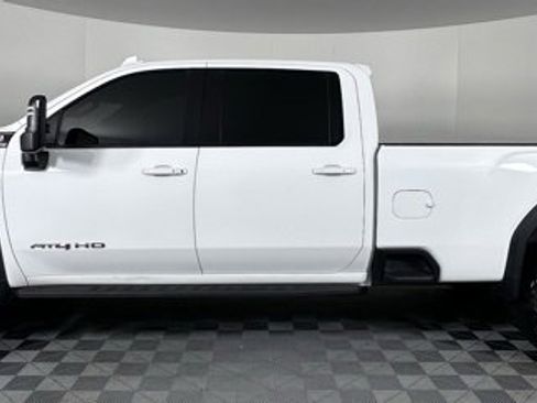 Used 2022 GMC Sierra 3500 AT4 image 5