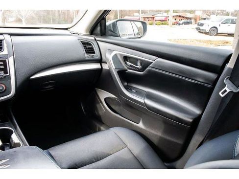 Used 2017 Nissan Altima 2.5 SR w/ Midnight Edition Package image 15