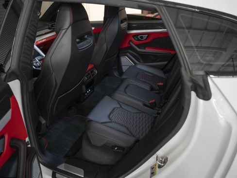 Used 2021 Lamborghini Urus image 30