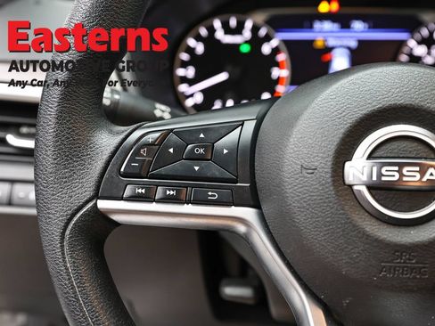 Used 2023 Nissan Altima 2.5 SV AWD/4WD image 15