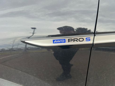 Used 2023 Volkswagen ID.4 Pro S image 8