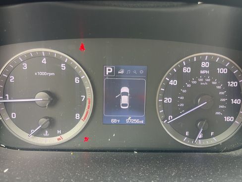 Used 2015 Hyundai Sonata Sport w/ Option Group 03 FWD image 9