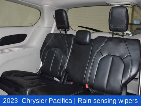 Used 2023 Chrysler Pacifica Touring-L FWD image 28