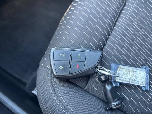 Used 2025 Chevrolet Equinox LT FWD image 24