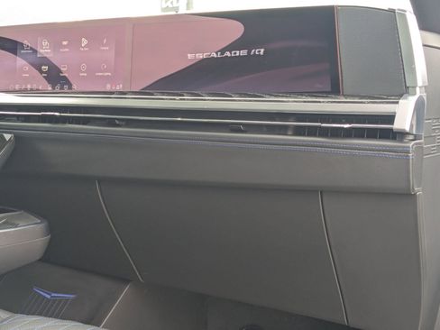 Certified 2025 Cadillac Escalade IQ Sport 1 w/ Smart Trailering package image 24