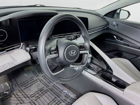 Certified 2023 Hyundai Elantra Limited FWD image 9