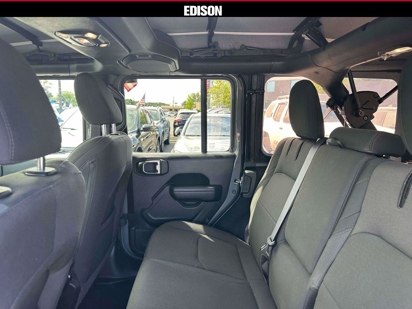 Used 2023 Jeep Wrangler Unlimited AWD/4WD image 9