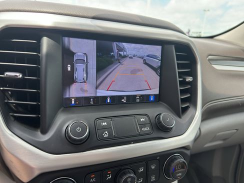 Used 2023 GMC Acadia SLT w/ Technology Package AWD/4WD image 20