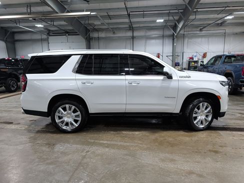 Used 2021 Chevrolet Tahoe High Country image 2