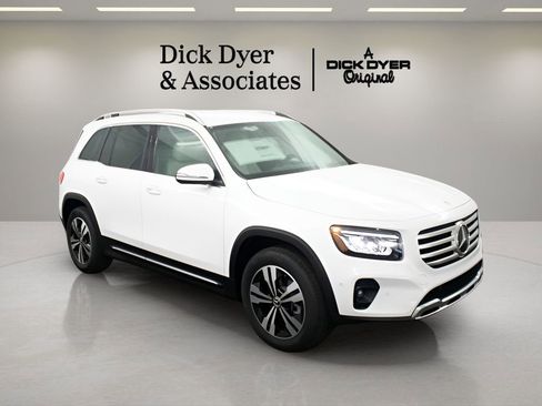 Used 2025 Mercedes-Benz GLB 250 image 1