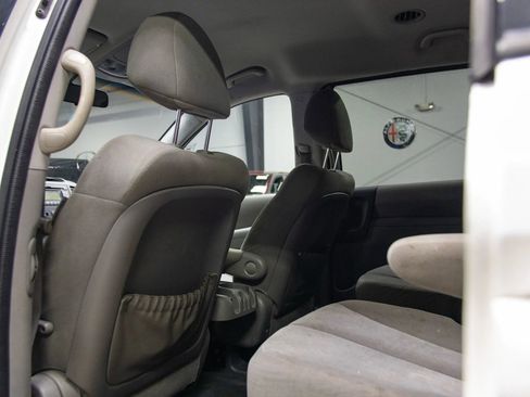 Used 2014 Kia Sedona LX image 19