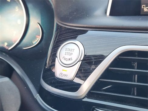 Used 2019 BMW 750i xDrive w/ Executive Package image 21