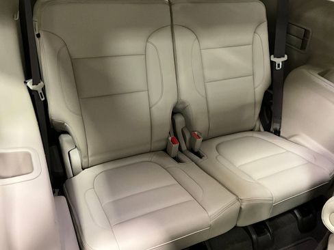 Used 2019 GMC Acadia Denali w/ Technology Package AWD/4WD image 24