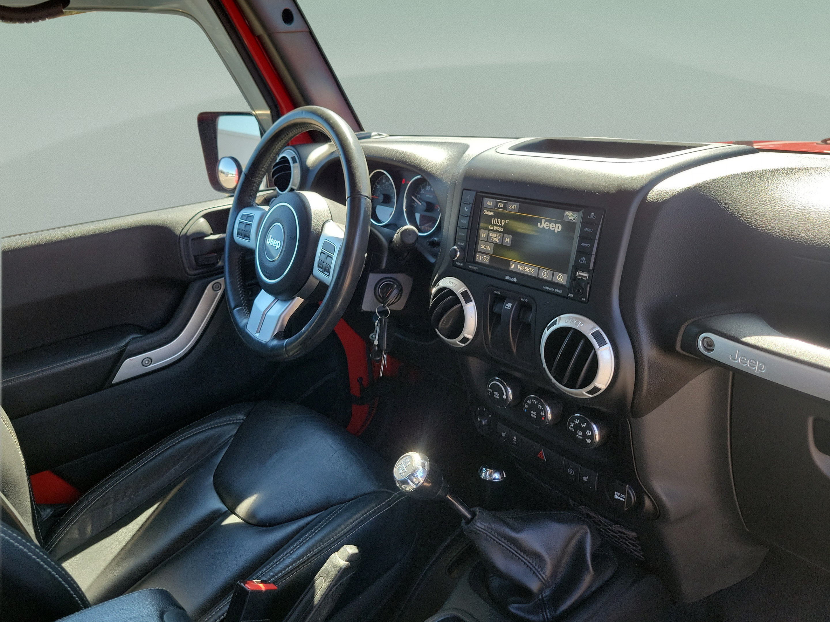 Used 2017 Jeep Wrangler Rubicon AWD/4WD image 11