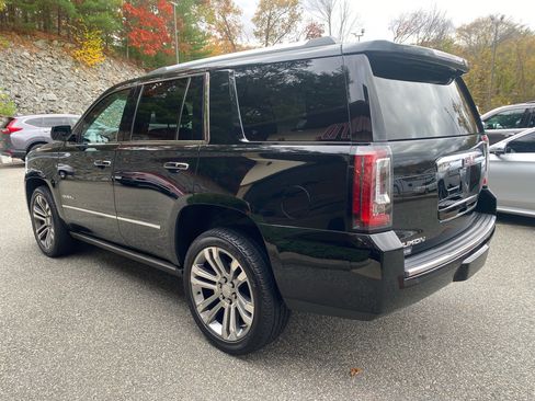 Used 2020 GMC Yukon Denali w/ Denali Premium Package image 3