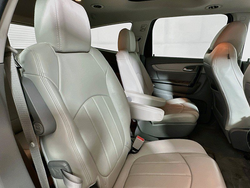Used 2017 Chevrolet Traverse Premier FWD image 30