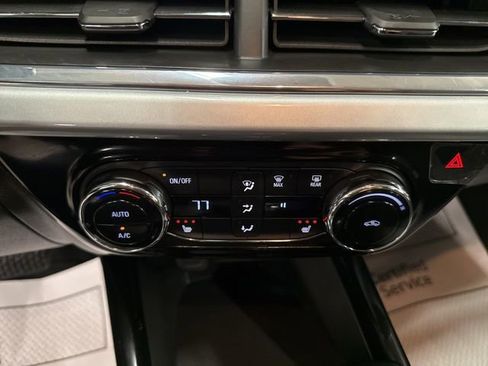 Used 2025 Chevrolet Trax LT w/ Driver Confidence Package FWD image 16