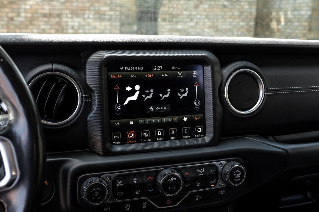 Used 2020 Jeep Wrangler Unlimited Sahara AWD/4WD image 37