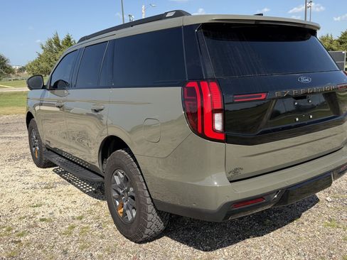 Used 2025 Ford Expedition Tremor AWD/4WD image 12
