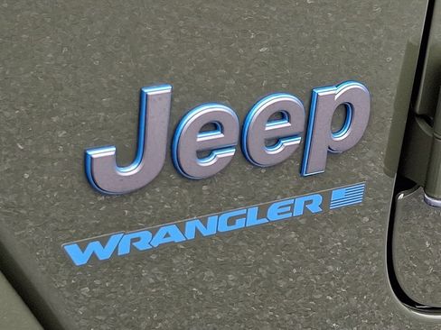 Used 2023 Jeep Wrangler Unlimited Rubicon 4xe w/ Cold Weather Group AWD/4WD image 29