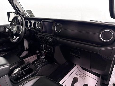 Used 2021 Jeep Wrangler Unlimited Sahara w/ Uconnect 4C Nav & Sound Group image 31