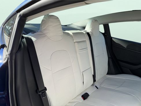 Used 2022 Tesla Model 3 Standard Range image 23