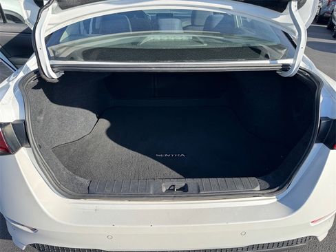 Used 2021 Nissan Sentra SR w/ Electronics Package image 9