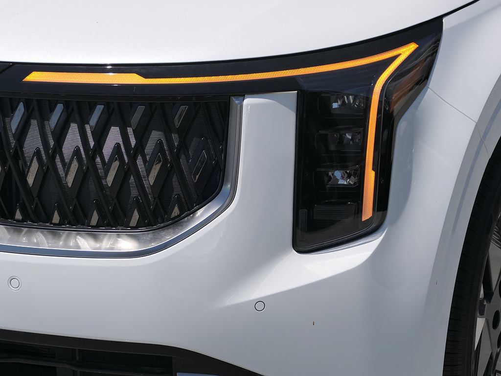 New 2026 Kia Carnival LXS FWD image 6
