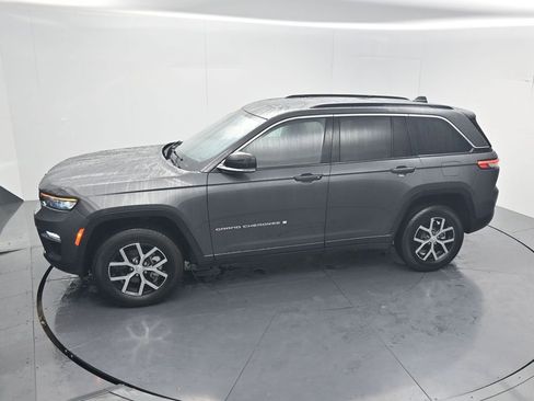 Used 2024 Jeep Grand Cherokee Limited w/ Trailer Tow Package AWD/4WD image 59