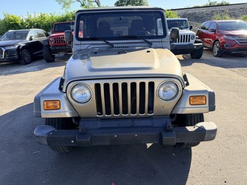 Used 2004 Jeep Wrangler X AWD/4WD image 2