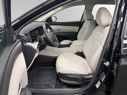 Used 2025 Hyundai Tucson SE AWD/4WD image 9