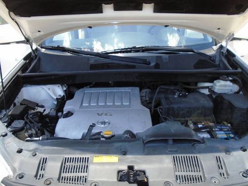 Used 2012 Toyota Highlander Limited w/ Tow Pkg FWD image 19